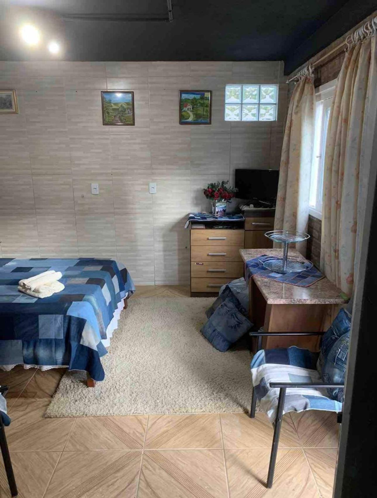 Hospedagem Da Dona Carla 卡内拉 外观 照片
