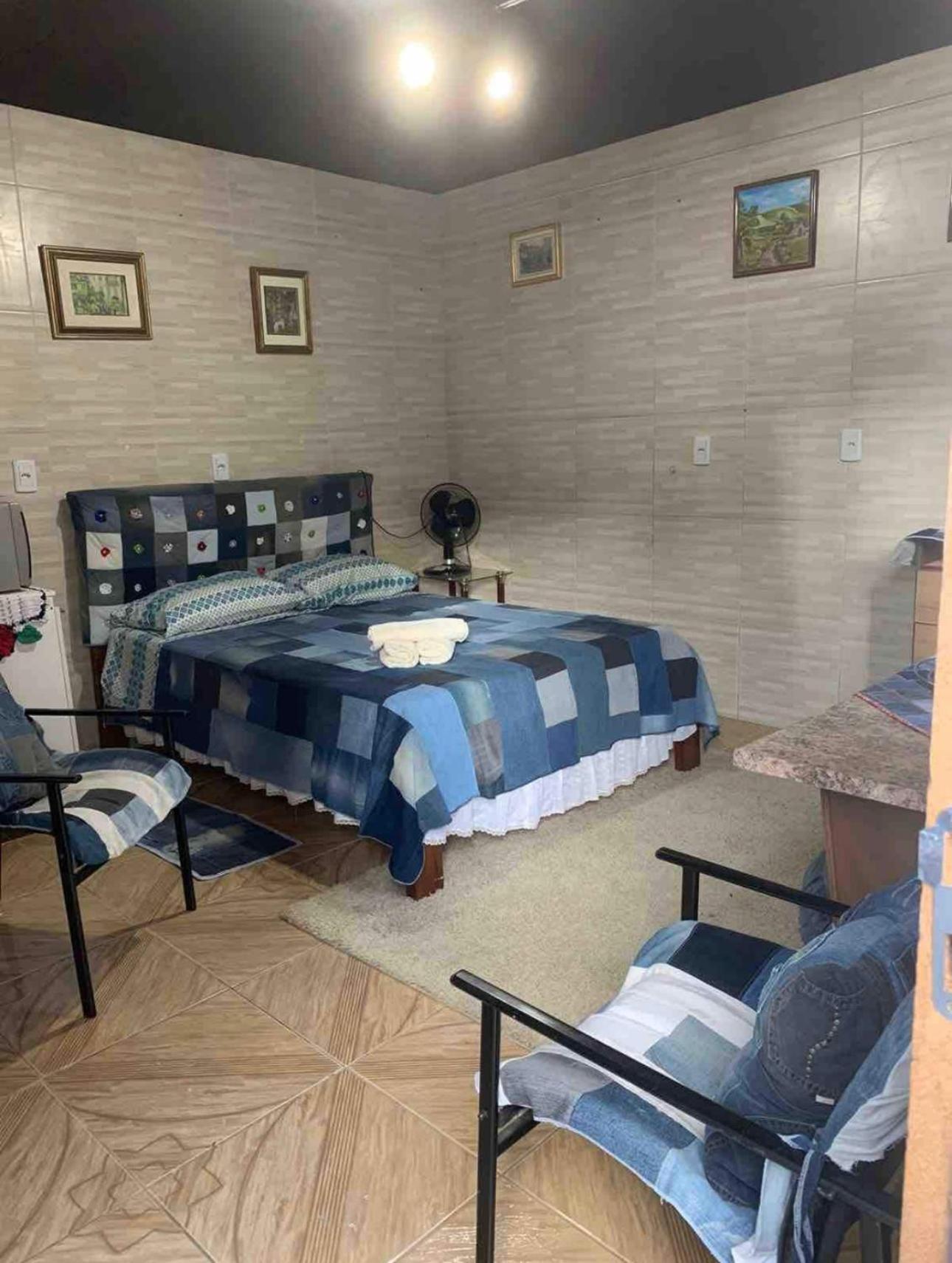 Hospedagem Da Dona Carla 卡内拉 外观 照片